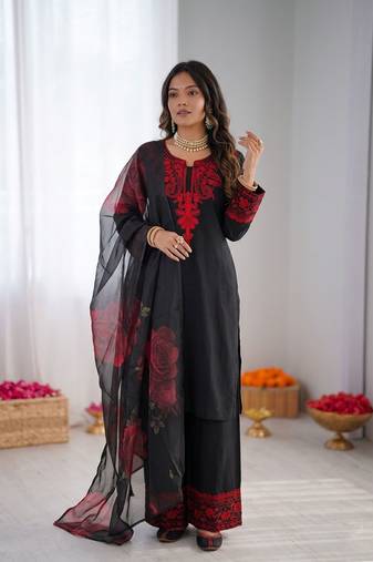 Women black reyon cotton thread work salwar suit