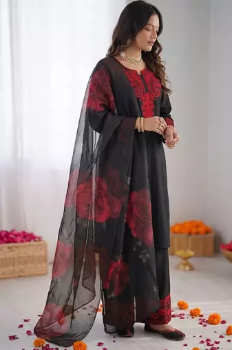 Women black reyon cotton thread work salwar suit