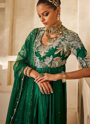 Emerald green embroidered raw silk anarkali set 5