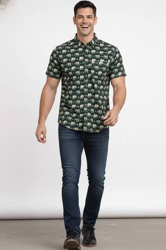 Mens green self design cotton fabric shirt short sleeves shirt collor