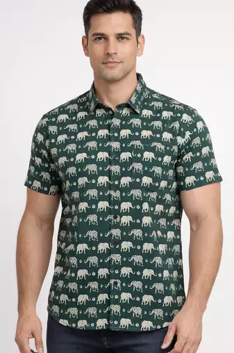 Mens green self design cotton fabric shirt short sleeves shirt collor