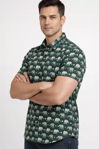 Mens green self design cotton fabric shirt short sleeves shirt collor