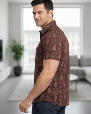 Mens maroon self design cotton fabric shirt short sleeves shirt collor 3