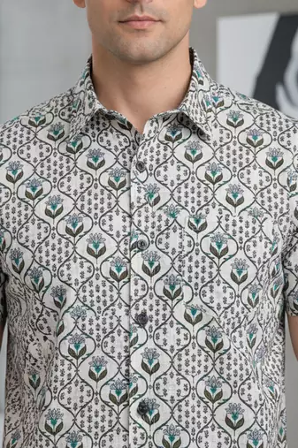 Mens green self design cotton fabric shirt short sleeves shirt collor