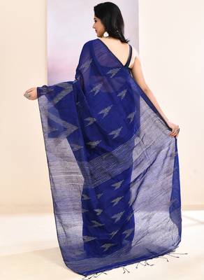 Women's blue embellished cotton blend jamdani saree 3