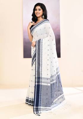 Women's white embellished cotton saree 2
