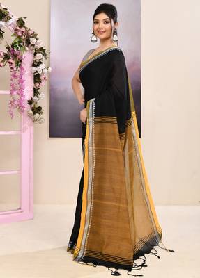 Women's black embellished cotton blend jamdani saree 2
