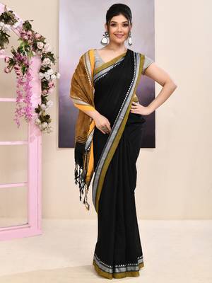 Women's black embellished cotton blend jamdani saree 3