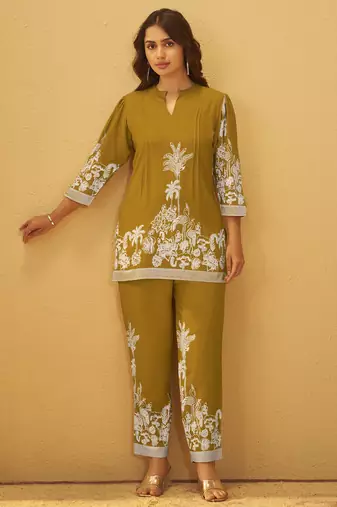 Mustard rayon floral printed co-ord set for women