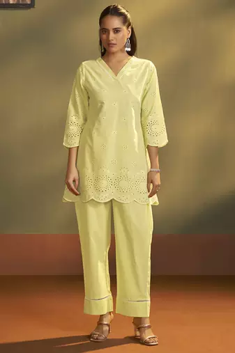 Women   s pure cotton yellow schiffli co-ord set