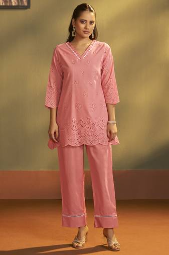 Women   s pure cotton pink schiffli co-ord set