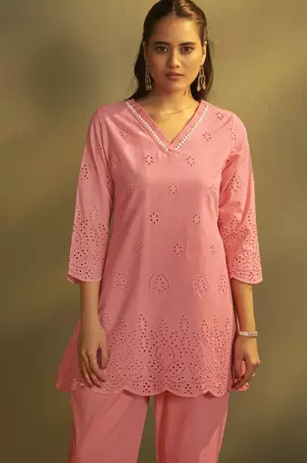 Women   s pure cotton pink schiffli co-ord set