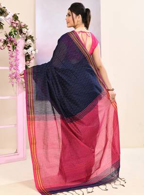 Women's navy blue embellished cotton blend jamdani saree 4