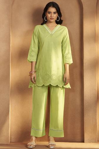 Women   s pure cotton green schiffli co-ord set