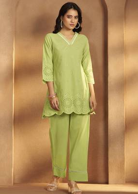 Women   s pure cotton green schiffli co-ord set 2