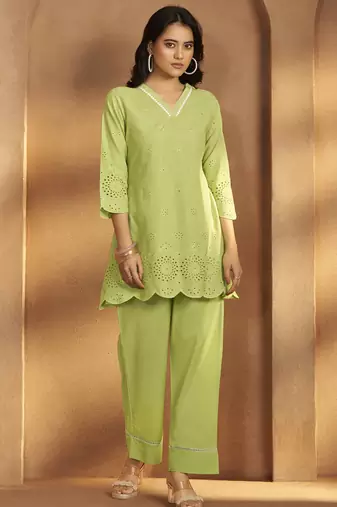 Women   s pure cotton green schiffli co-ord set