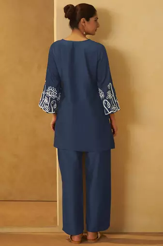 Women navy blue embroidered cotton blend straight kurta co-ord set