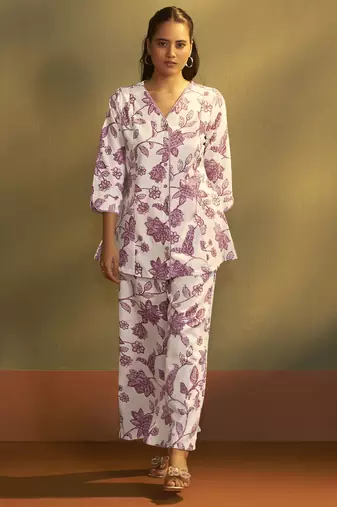 Women   s cream cotton blend printed co-ord set