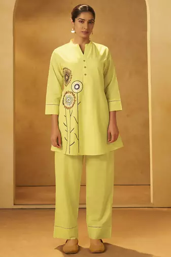 Women yellow pure cotton embroidered straight kurta co-ord set
