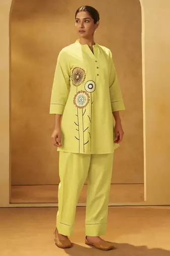 Women yellow pure cotton embroidered straight kurta co-ord set