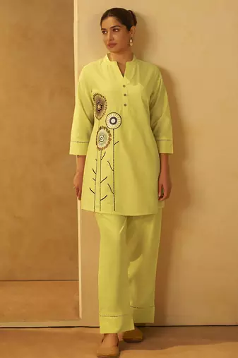 Women yellow pure cotton embroidered straight kurta co-ord set