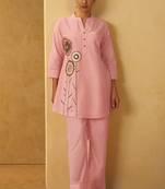 Women pink pure cotton embroidered straight kurta co-ord set