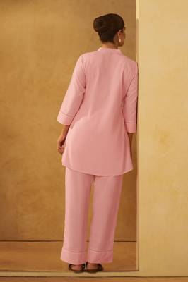 Women pink pure cotton embroidered straight kurta co-ord set 3