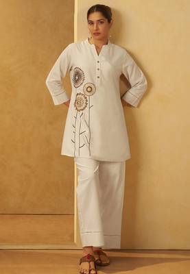 Women white pure cotton embroidered straight kurta co-ord set 4