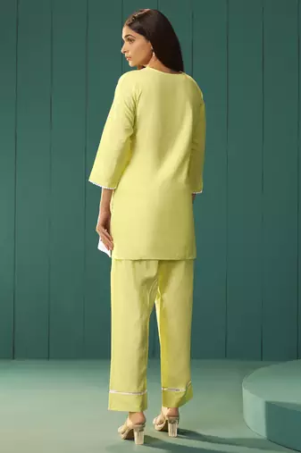 Women   s pure cotton yellow schiffli co-ord set