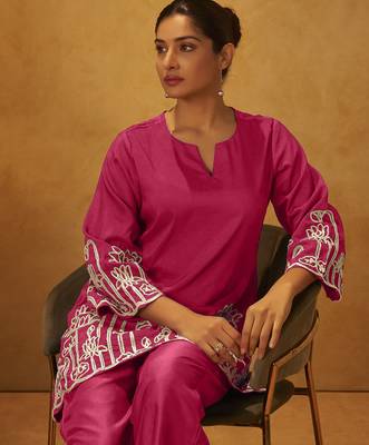 Women pink embroidered cotton blend straight kurta co-ord set 4