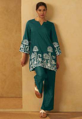 Women dark green embroidered cotton blend straight kurta co-ord set 1