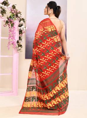 Women's red embellished cotton blend jamdani saree 4