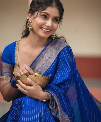 Royal blue silk blend banarasi saree with unstitched blouse piece 2