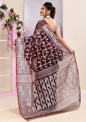 Women's wine embellished cotton blend jamdani saree 4
