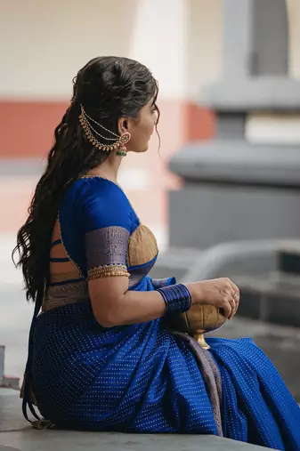 Royal blue silk blend banarasi saree with unstitched blouse piece