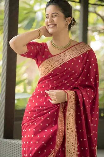 Maroon silk blend banarasi saree with unstitched blouse piece