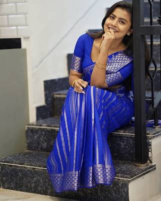 Royal blue silk blend banarasi saree with unstitched blouse piece 2