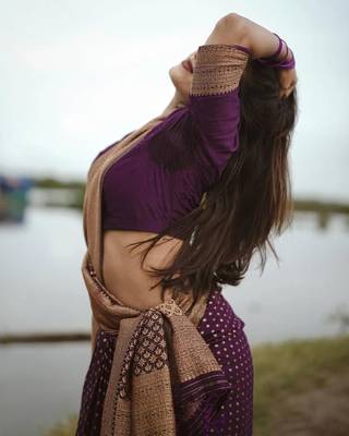 Purple silk blend banarasi saree with unstitched blouse piece 2