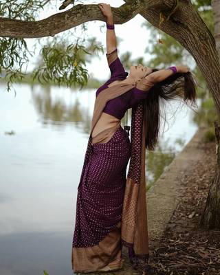 Purple silk blend banarasi saree with unstitched blouse piece 3