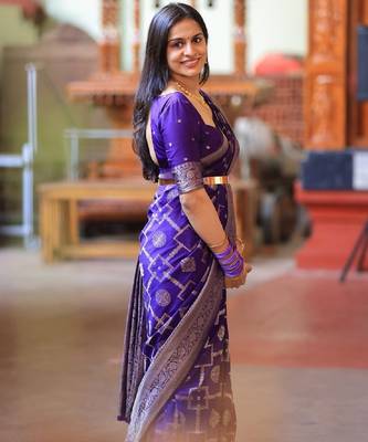 Purple silk blend banarasi saree with unstitched blouse piece 3