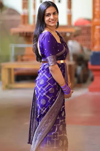 Purple silk blend banarasi saree with unstitched blouse piece