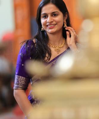 Purple silk blend banarasi saree with unstitched blouse piece 5