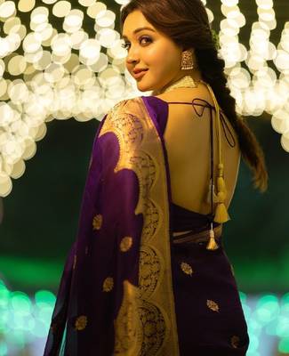 Purple silk blend banarasi saree with unstitched blouse piece 4