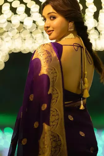 Purple silk blend banarasi saree with unstitched blouse piece