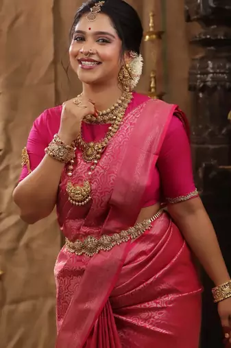 Pink silk blend banarasi saree with unstitched blouse piece