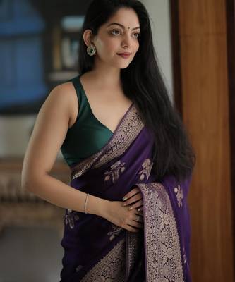 Purple silk blend banarasi saree with unstitched blouse piece 4