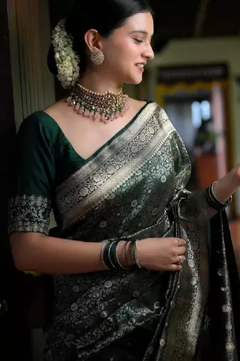 Green silk blend banarasi saree with unstitched blouse piece