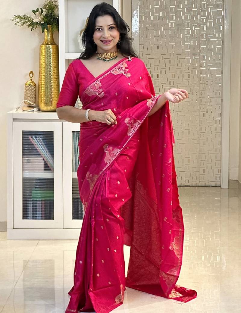 Pink silk blend banarasi saree with unstitched blouse piece