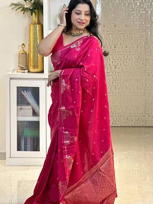Pink silk blend banarasi saree with unstitched blouse piece 4