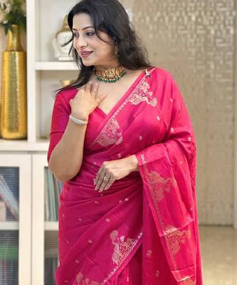 Pink silk blend banarasi saree with unstitched blouse piece 5